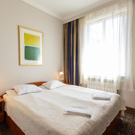 Noclegi Stadion Bed & Breakfast Varsovia Exterior foto