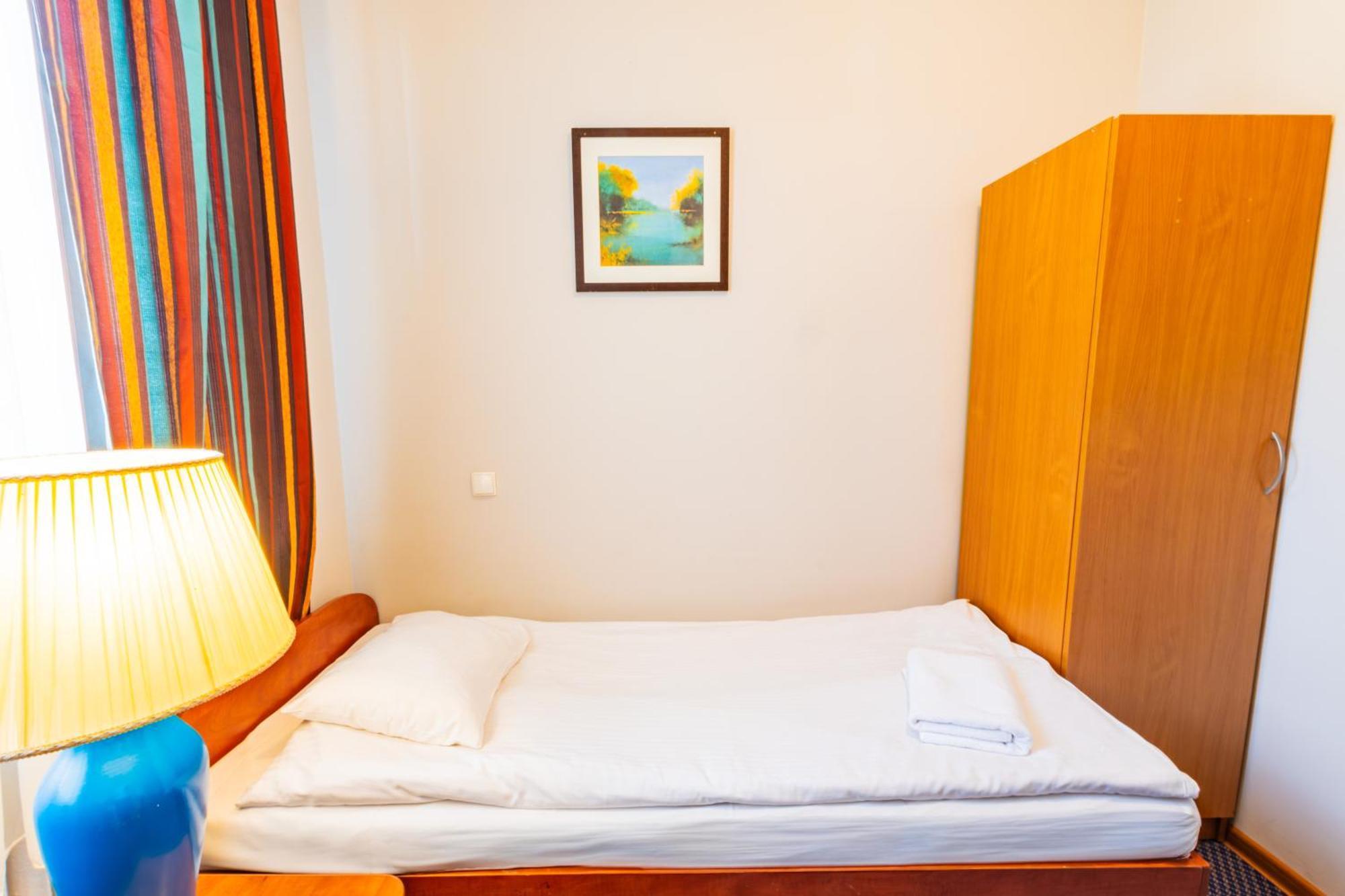 Noclegi Stadion Bed & Breakfast Varsovia Exterior foto